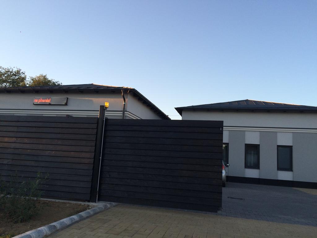 4 Haloszobas Pihenj Meg Vendeghaz Mestecǎneşti Exterior foto